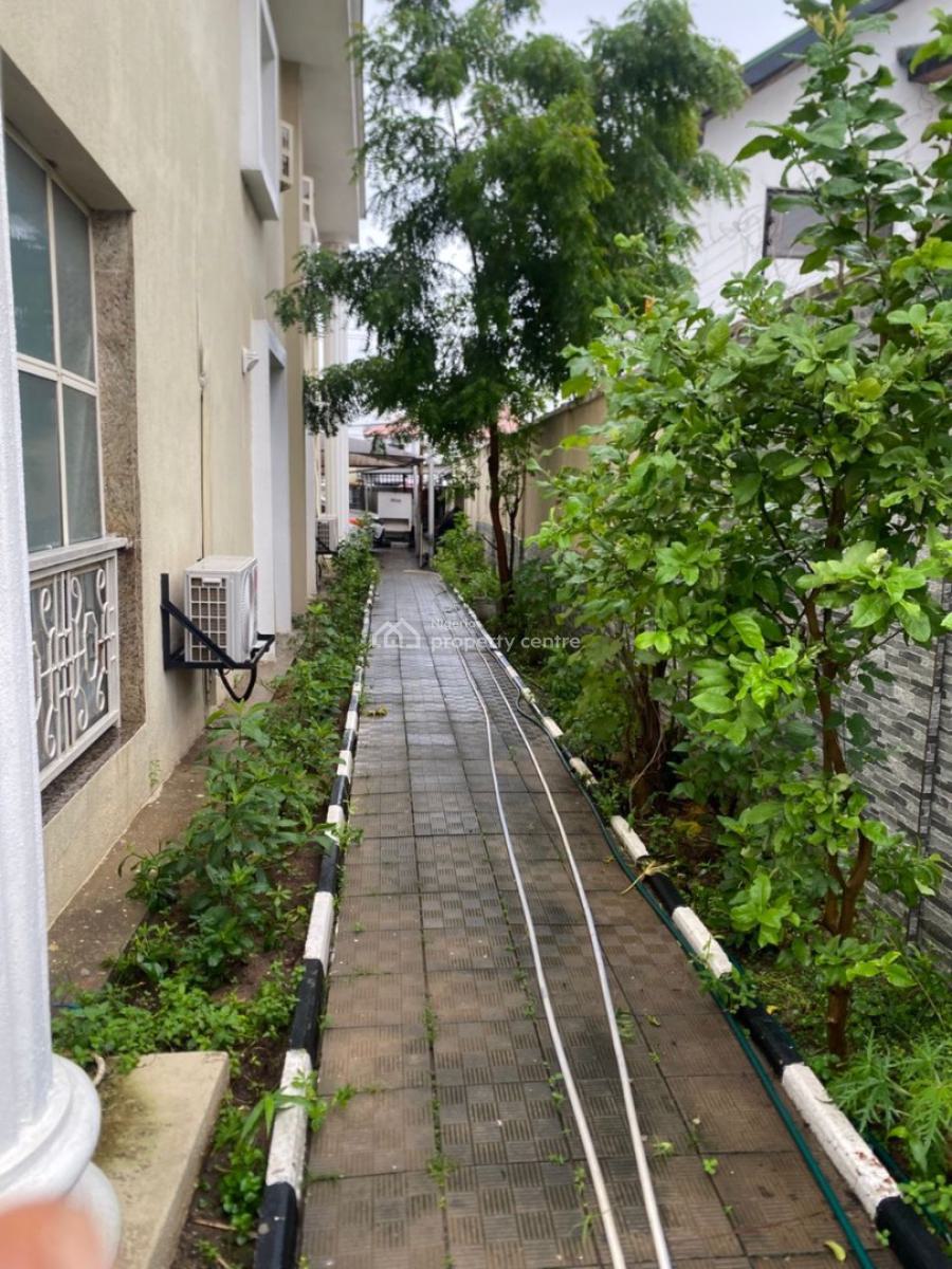 Standard 5 Bedroom, Lekki Phase 1, Lekki, Lagos, Commercial Property for Rent