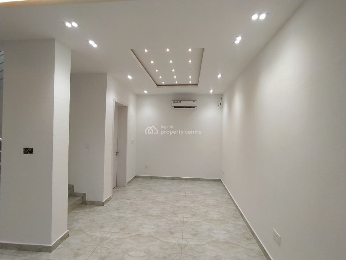 4 Bedrooms Terrace with Bq., Victoria Island (vi), Lagos, Flat / Apartment for Rent
