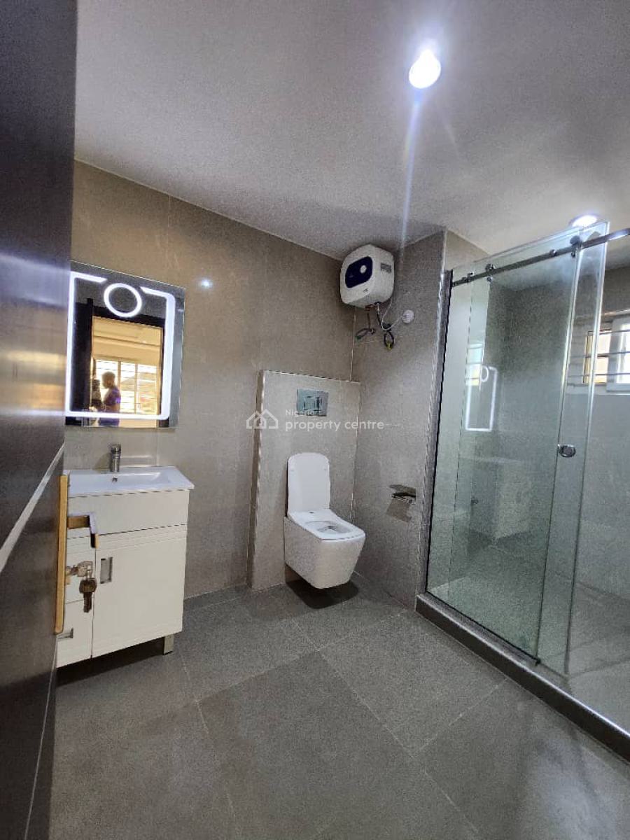 Luxury Built and Fully Serviced 3 Bedroom Apartment with Bq, Lekki Phase 1, Lekki, Lagos, Flat / Apartment for Sale