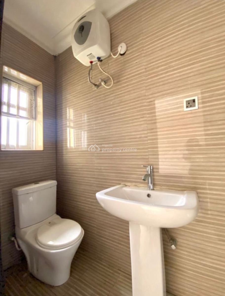 Lovely 2 Bedroom Flat, New Road Adjacent Chevron, Lekki Expressway, Lekki, Lagos, Flat / Apartment for Rent