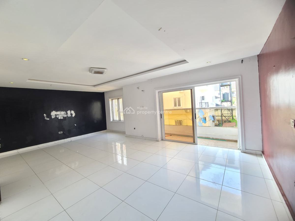 Very Spacious and Massive Room and Parlor (mini Flat) Upstairs, Scheme 2, Mobil Road, Lekki, Lagos, Mini Flat (room and Parlour) for Rent