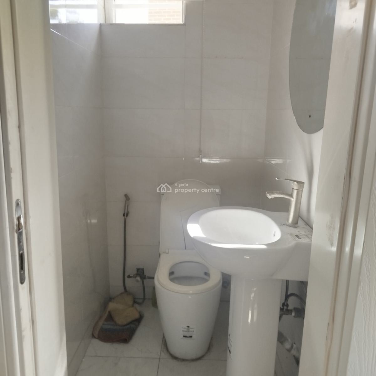 Nice 4 Bedroom Semi Detached Duplex with Bq, Chevron Drive, Lekki Expressway, Lekki, Lagos, Semi-detached Duplex for Rent
