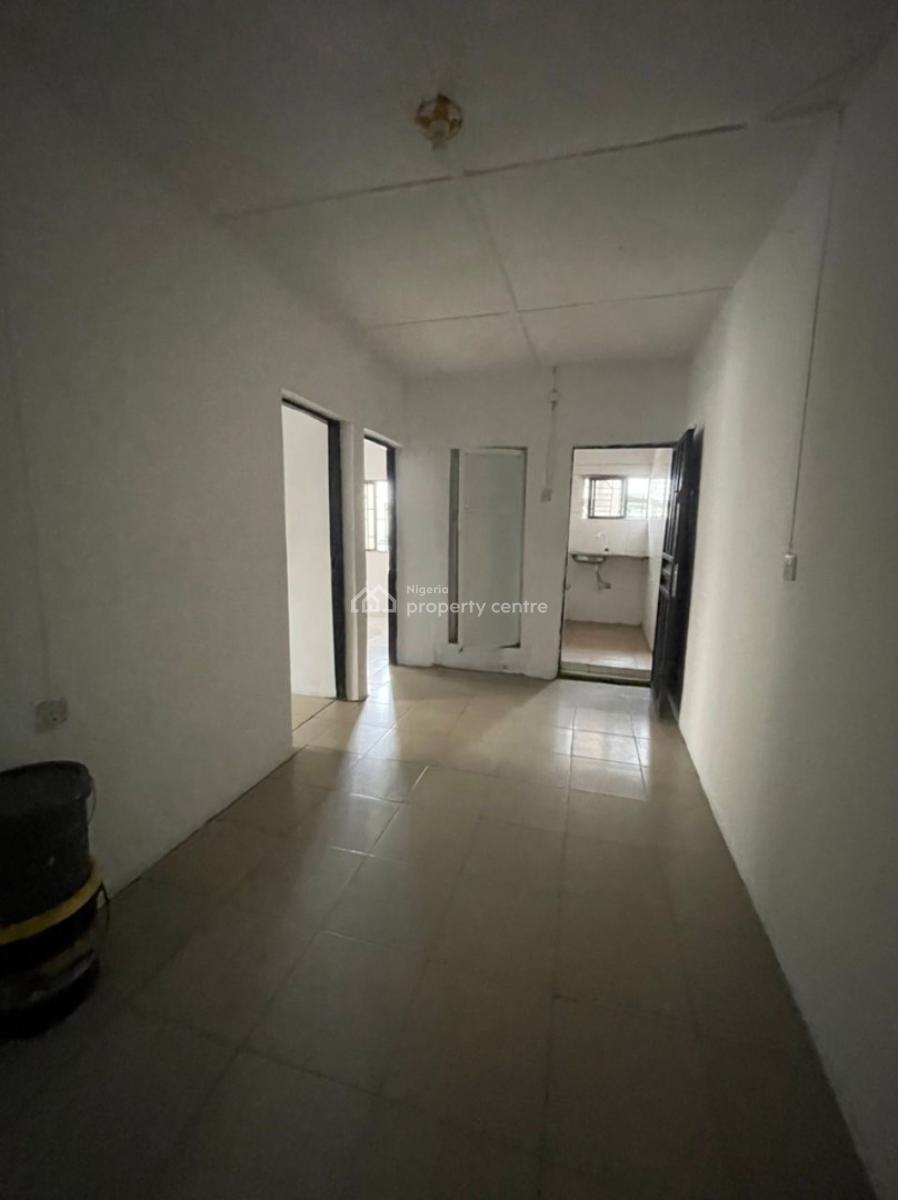 2 Bedroom Flat Upstairs, Igbo Efon, Lekki, Lagos, Flat / Apartment for Rent