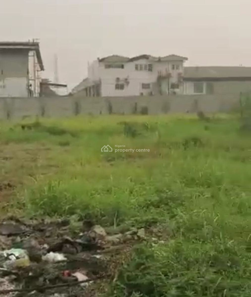 8,200sqm Land with 1 Bay Warehouse + 2 Floors Office Complex, Eric Moore, Surulere, Lagos, Warehouse for Sale