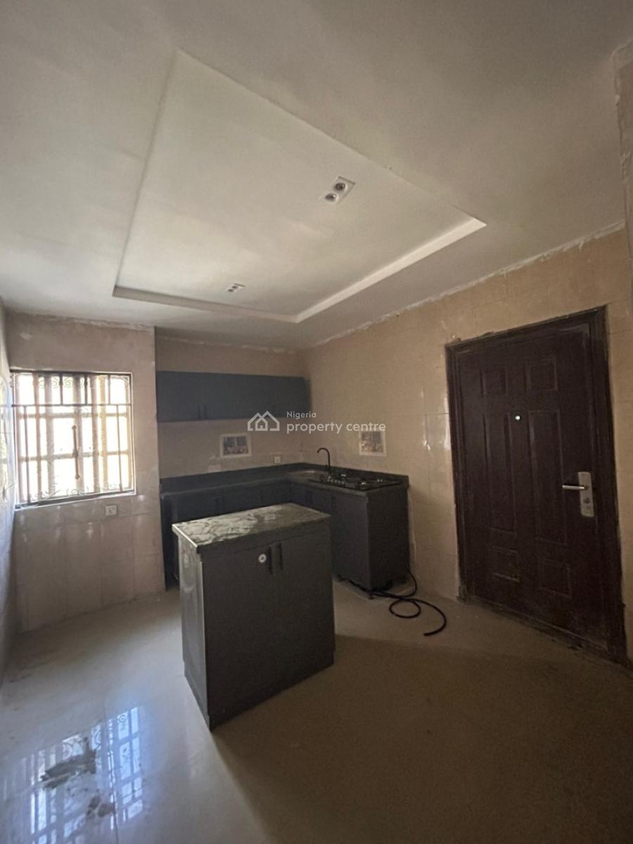 1-bedroom Apartment, Lekki Phase 1, Lekki, Lagos, Mini Flat (room and Parlour) for Rent