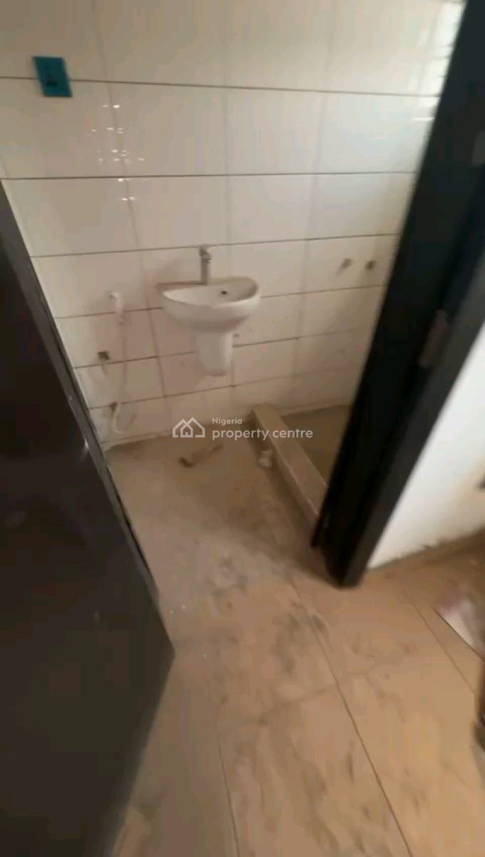 Standard and Executive 3 Bedroom Flat, Ilupeju, Lagos, Flat / Apartment for Rent