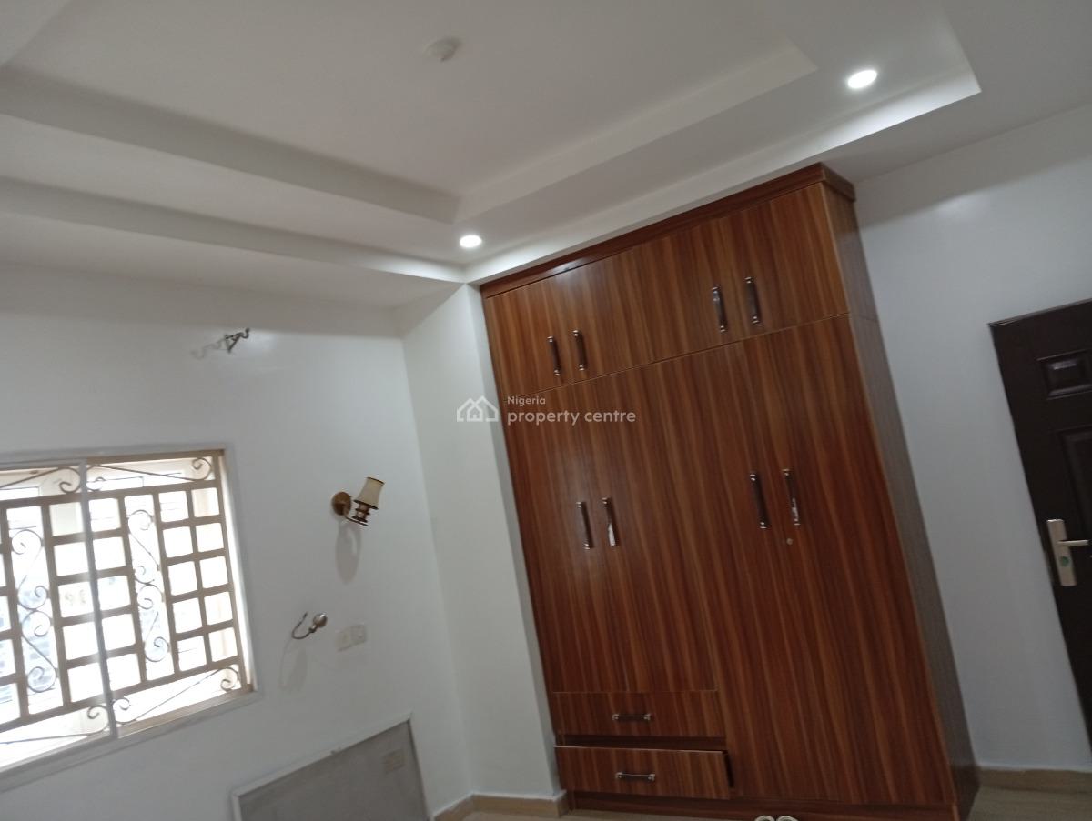 Neat 3 Bedroom Bungalow, Voice of Nigeria Road, Shabra Homes Estate, Lugbe District, Abuja, Detached Bungalow for Rent