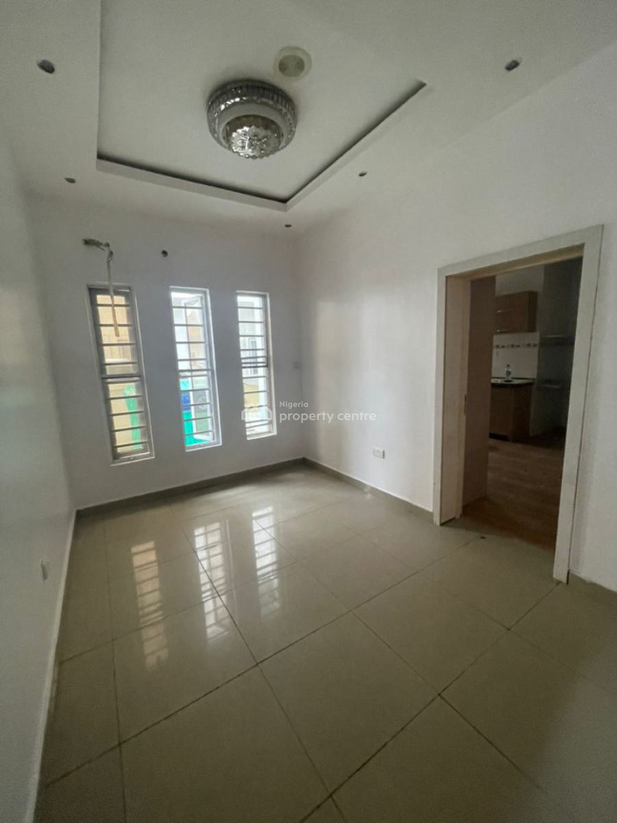 Well Renovated 5 Bedroom  Fully Detached with Bq, Ikota, Lekki, Lagos, Detached Duplex for Rent