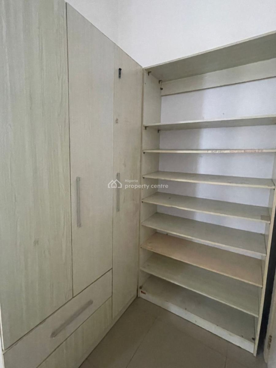 Well Renovated 5 Bedroom  Fully Detached with Bq, Ikota, Lekki, Lagos, Detached Duplex for Rent