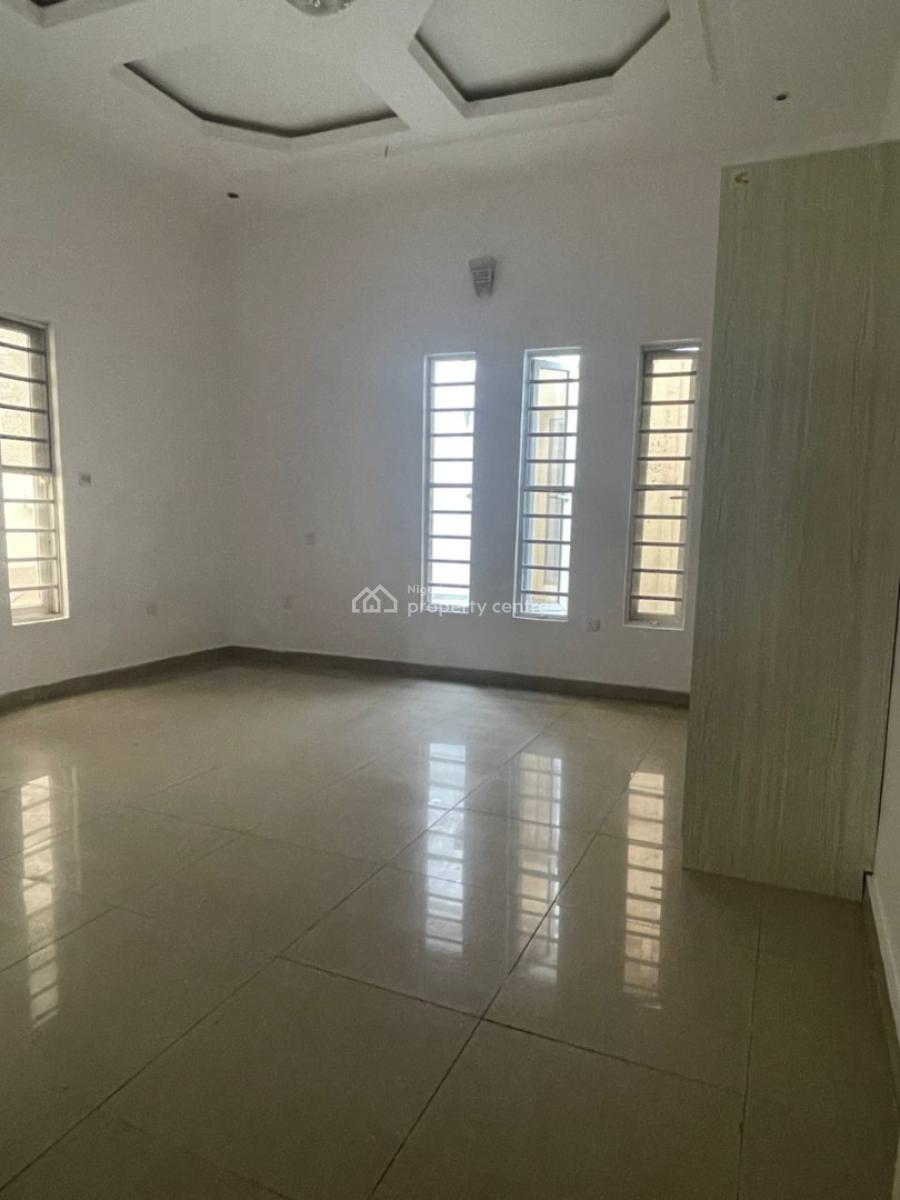 Well Renovated 5 Bedroom  Fully Detached with Bq, Ikota, Lekki, Lagos, Detached Duplex for Rent