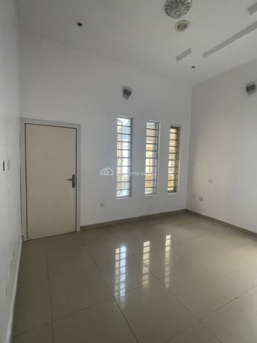 Well Renovated 5 Bedroom  Fully Detached with Bq, Ikota, Lekki, Lagos, Detached Duplex for Rent
