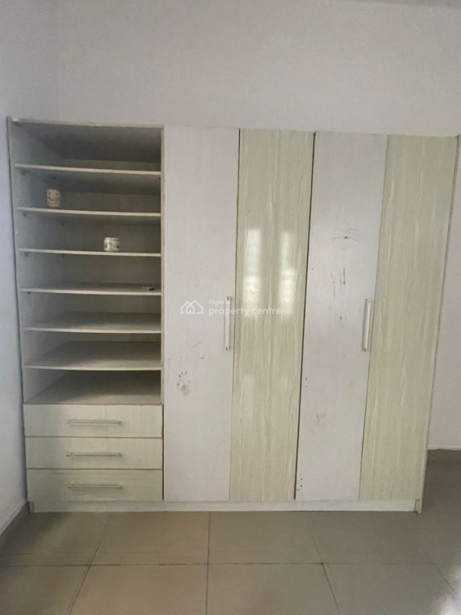 Well Renovated 5 Bedroom  Fully Detached with Bq, Ikota, Lekki, Lagos, Detached Duplex for Rent