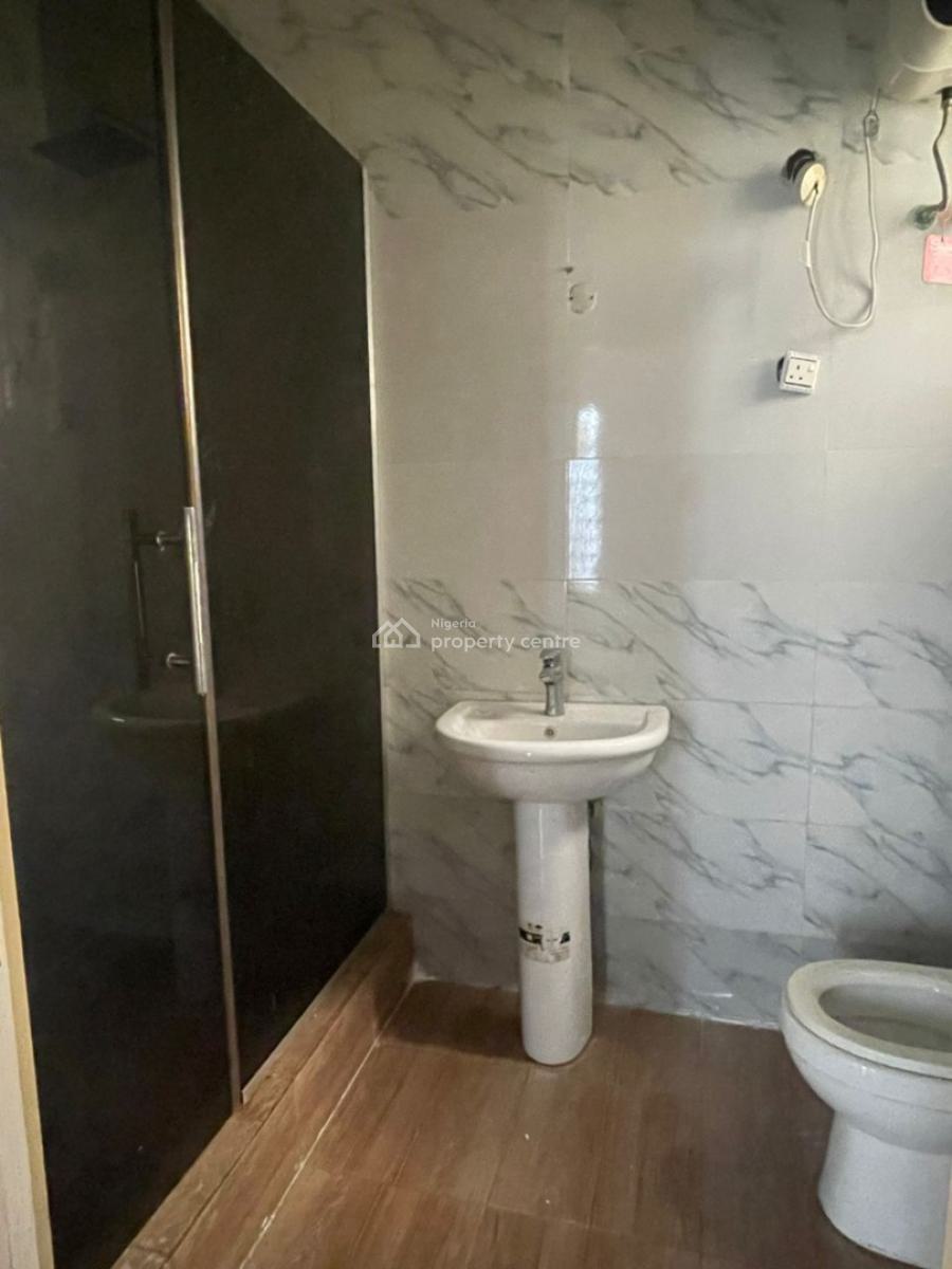 Well Renovated 5 Bedroom  Fully Detached with Bq, Ikota, Lekki, Lagos, Detached Duplex for Rent