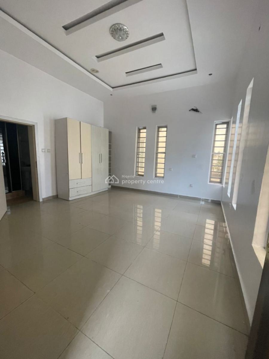 Well Renovated 5 Bedroom  Fully Detached with Bq, Ikota, Lekki, Lagos, Detached Duplex for Rent