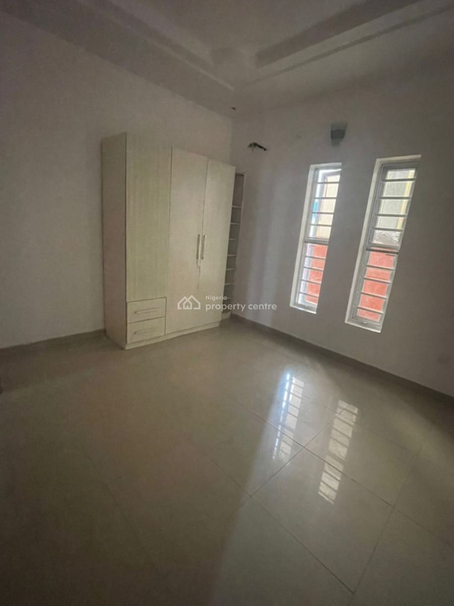 Well Renovated 5 Bedroom  Fully Detached with Bq, Ikota, Lekki, Lagos, Detached Duplex for Rent