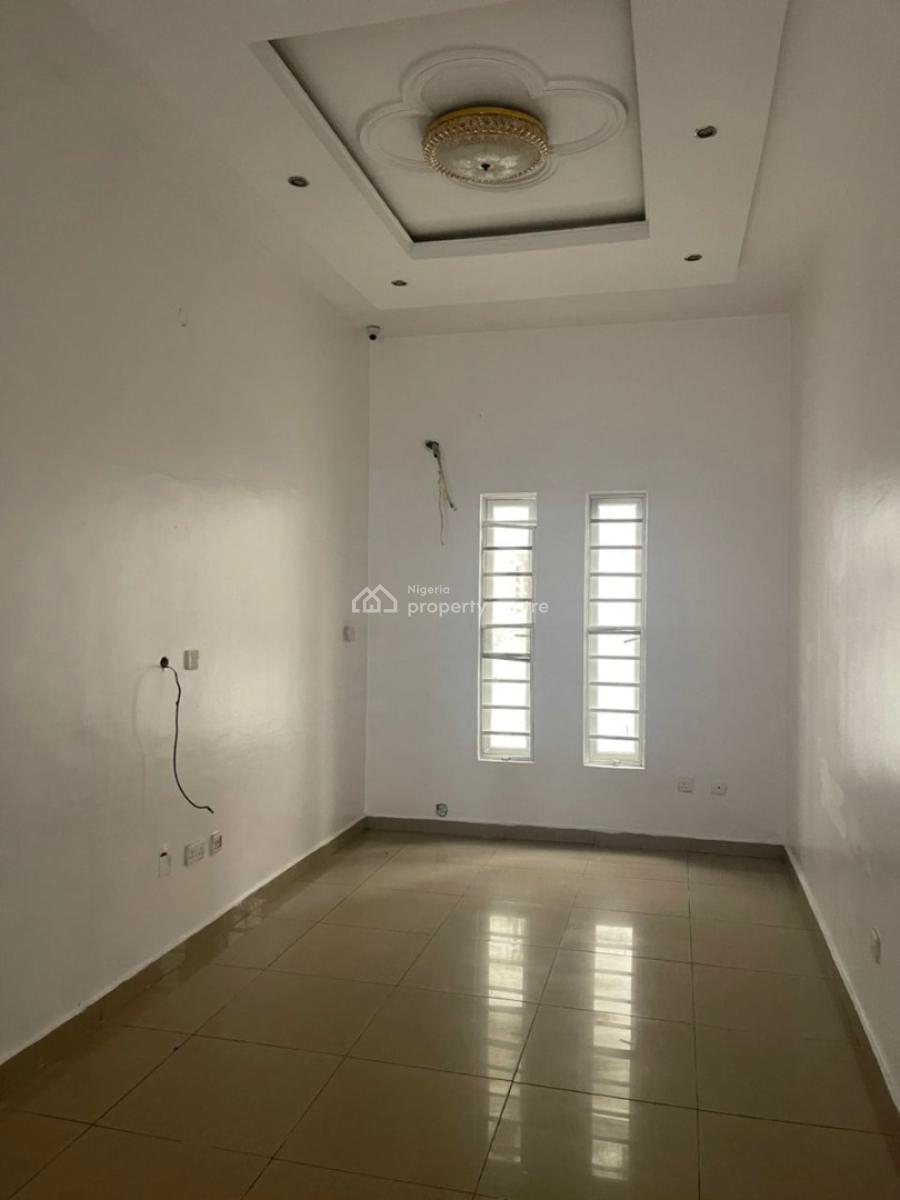 Well Renovated 5 Bedroom  Fully Detached with Bq, Ikota, Lekki, Lagos, Detached Duplex for Rent