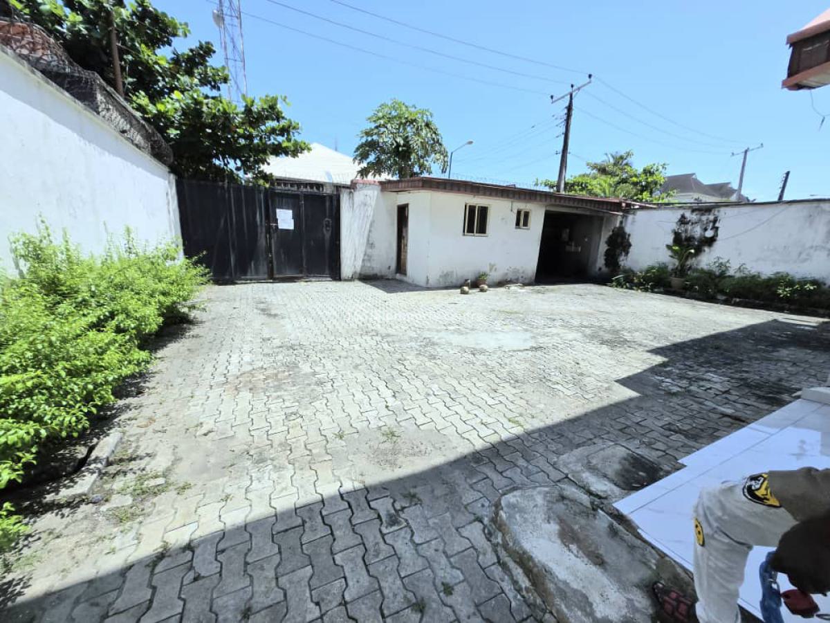 Spacious 5-bedroom Semi-detached Duplex, Lekki Phase 1, Lekki, Lagos, Office Space for Rent
