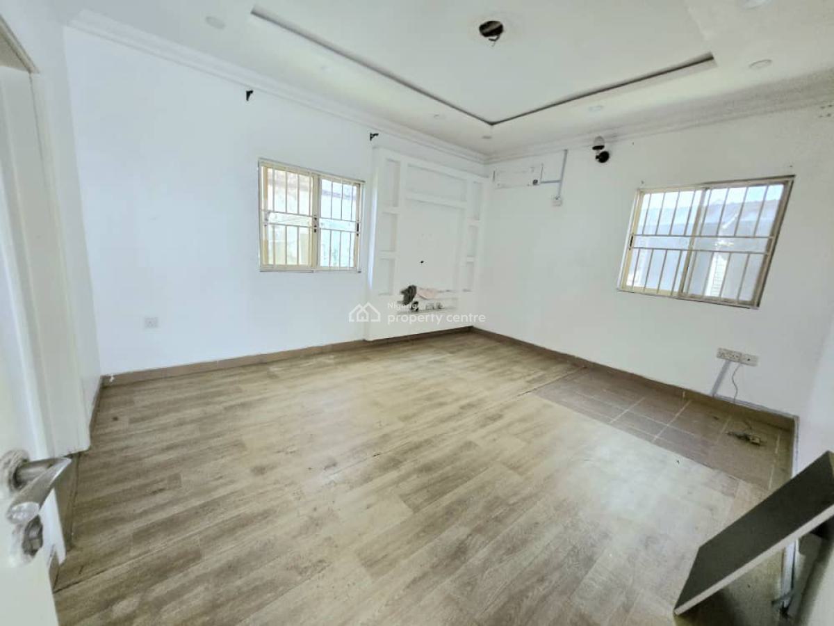 Spacious 5-bedroom Semi-detached Duplex, Lekki Phase 1, Lekki, Lagos, Office Space for Rent