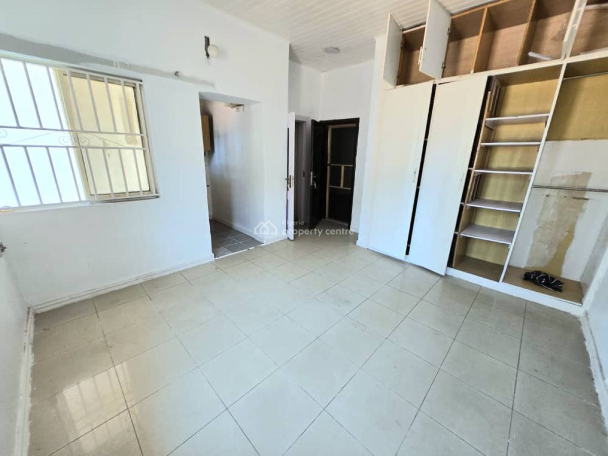 Spacious 5-bedroom Semi-detached Duplex, Lekki Phase 1, Lekki, Lagos, Office Space for Rent
