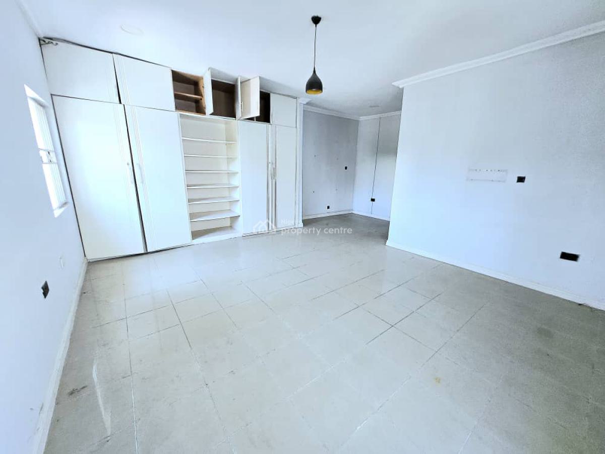 Spacious 5-bedroom Semi-detached Duplex, Lekki Phase 1, Lekki, Lagos, Office Space for Rent