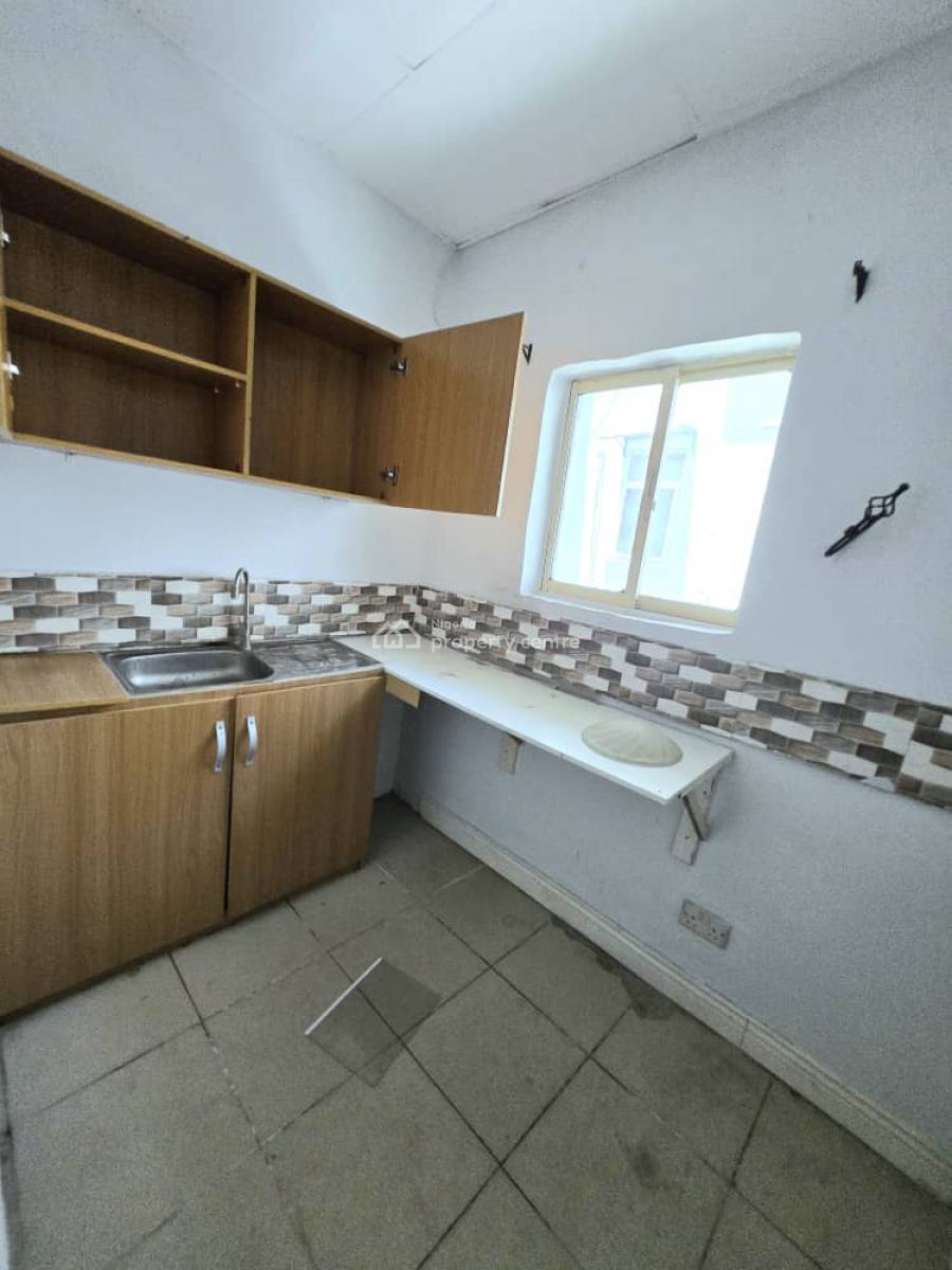 Spacious 5-bedroom Semi-detached Duplex, Lekki Phase 1, Lekki, Lagos, Office Space for Rent