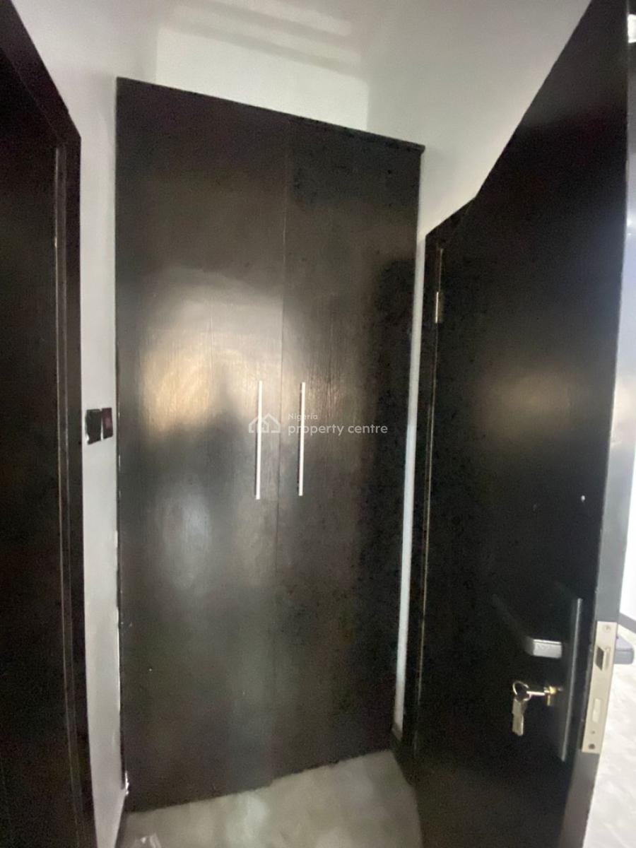 Nice 3 Bedroom Apartment with Personal Gate, Chevron, Lekki, Lagos, Flat / Apartment for Rent