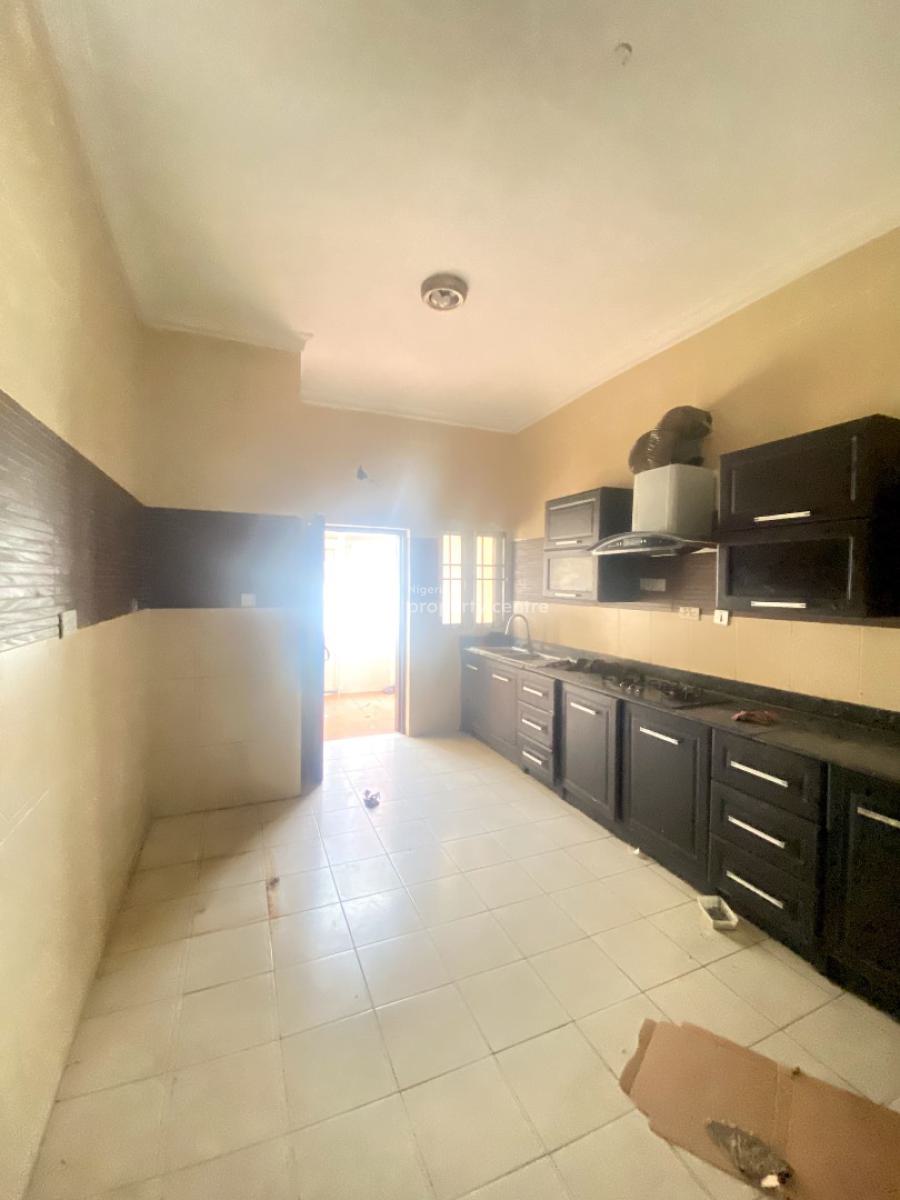 Classic 4 Bedroom Terrace Duplex in a Secure Estate, Lekki Phase 1, Lekki, Lagos, Terraced Duplex for Sale