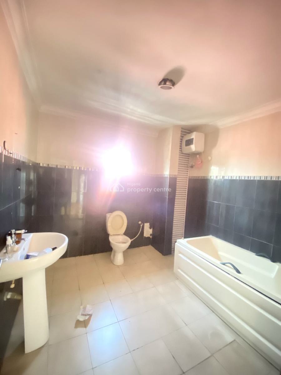 Classic 4 Bedroom Terrace Duplex in a Secure Estate, Lekki Phase 1, Lekki, Lagos, Terraced Duplex for Sale