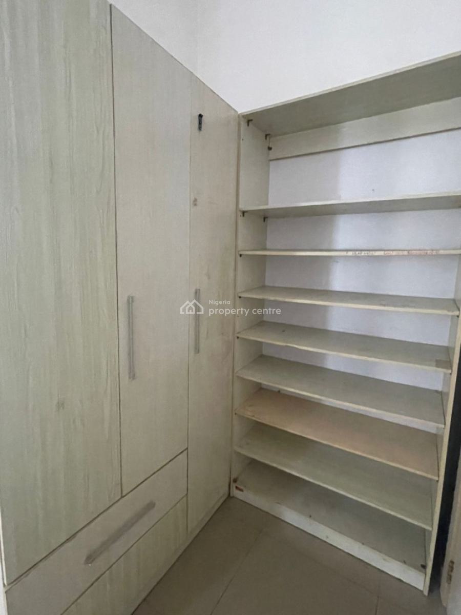 Well Renovated 5bedroom  Fully Detached with Bq, Ikota, Lekki, Lagos, Detached Duplex for Rent