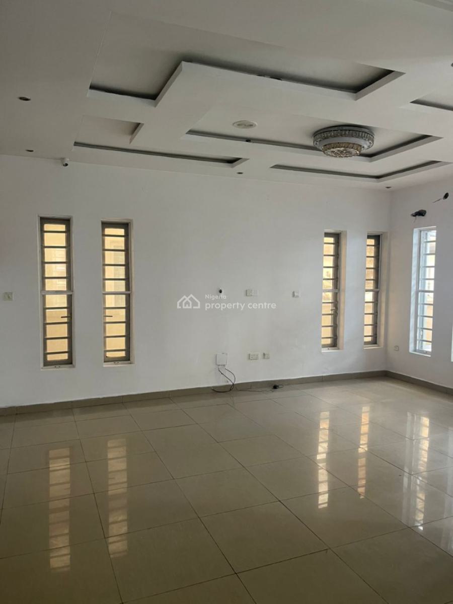 Well Renovated 5bedroom  Fully Detached with Bq, Ikota, Lekki, Lagos, Detached Duplex for Rent