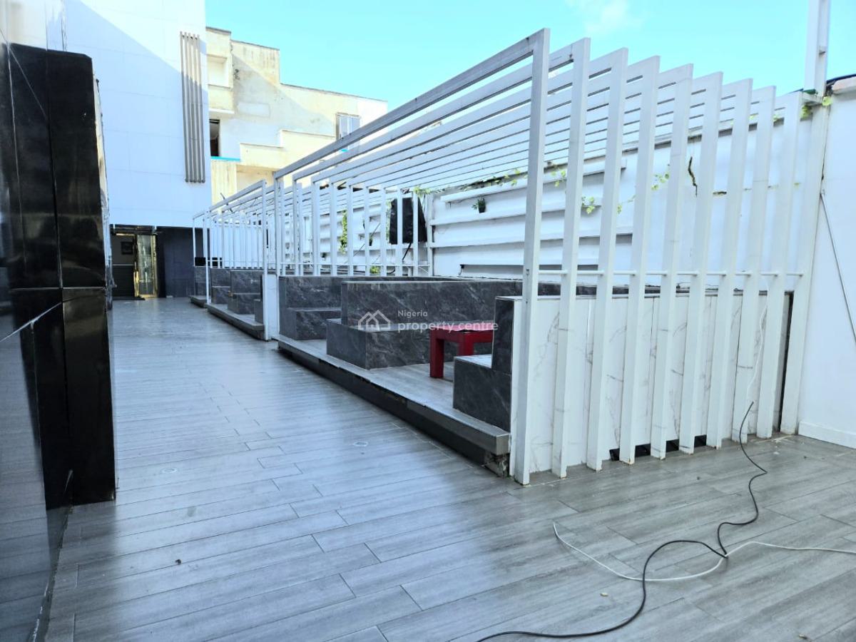 Commercial Building, Victoria Island (vi), Lagos, Restaurant / Bar for Rent