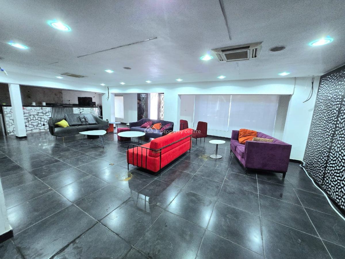 Commercial Building, Victoria Island (vi), Lagos, Restaurant / Bar for Rent