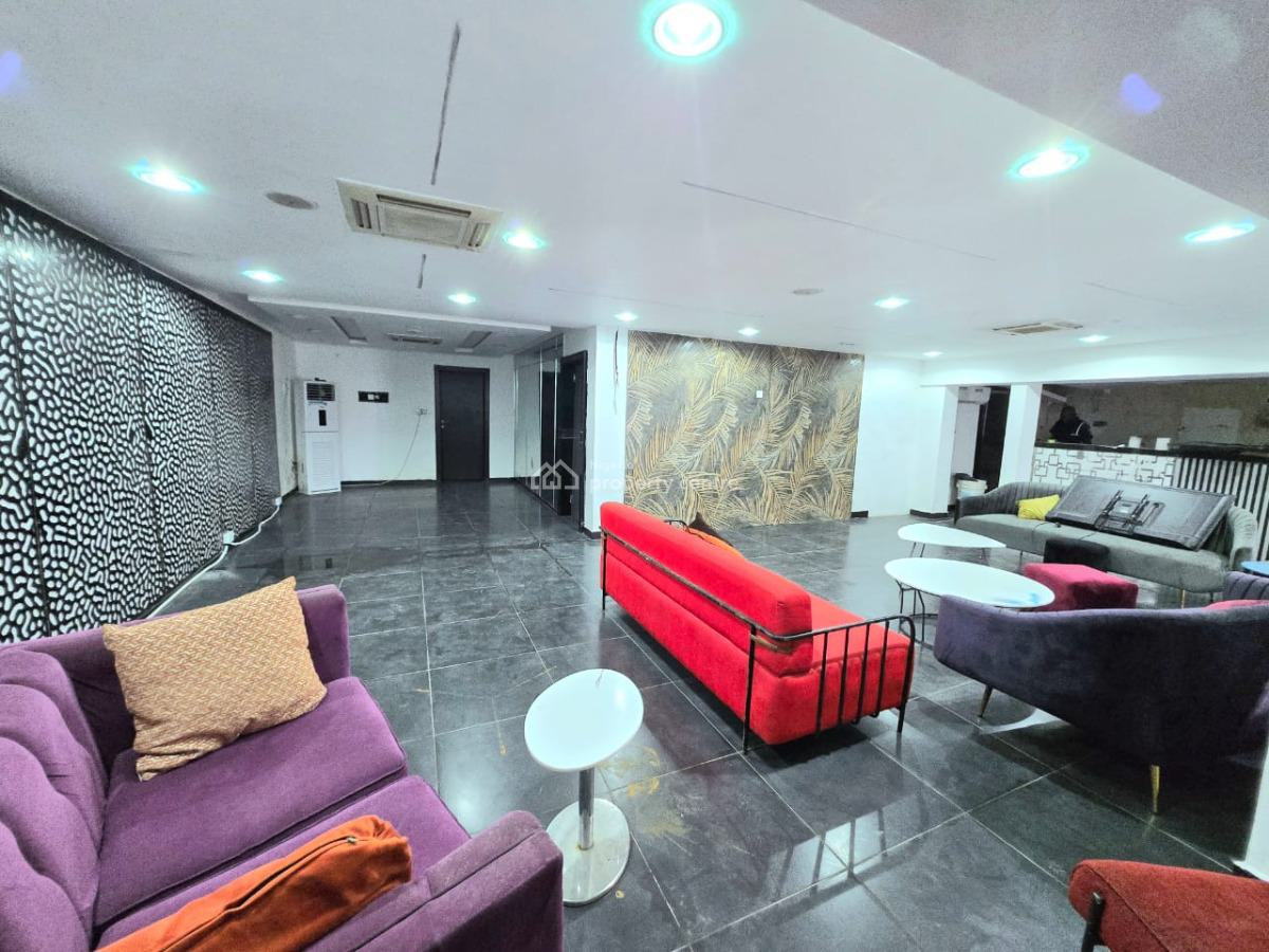 Commercial Building, Victoria Island (vi), Lagos, Restaurant / Bar for Rent