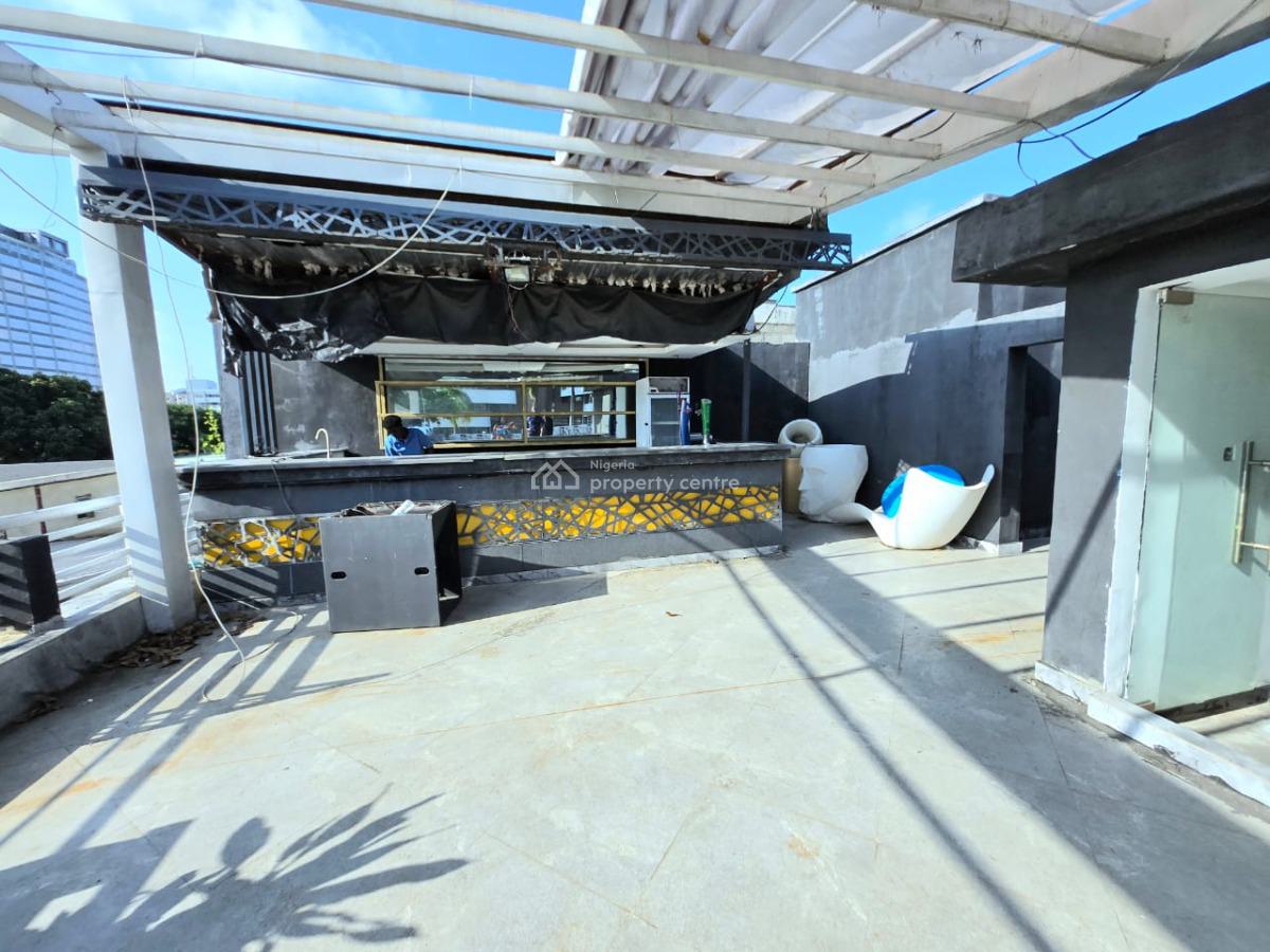 Commercial Building, Victoria Island (vi), Lagos, Restaurant / Bar for Rent