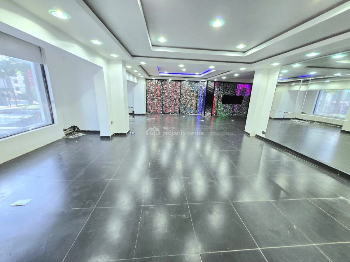 Commercial Building, Victoria Island (vi), Lagos, Restaurant / Bar for Rent