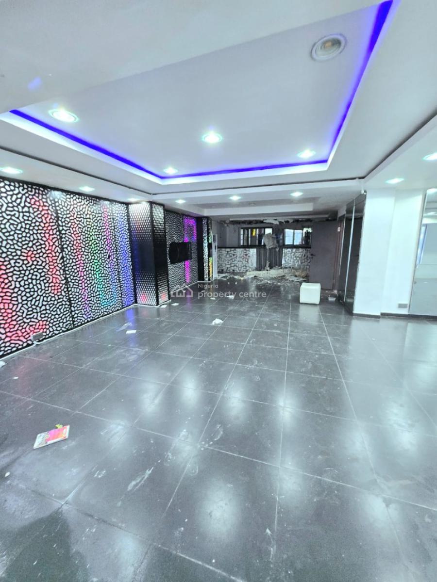 Commercial Building, Victoria Island (vi), Lagos, Restaurant / Bar for Rent