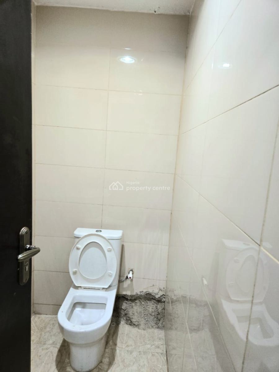 Commercial Building, Victoria Island (vi), Lagos, Restaurant / Bar for Rent