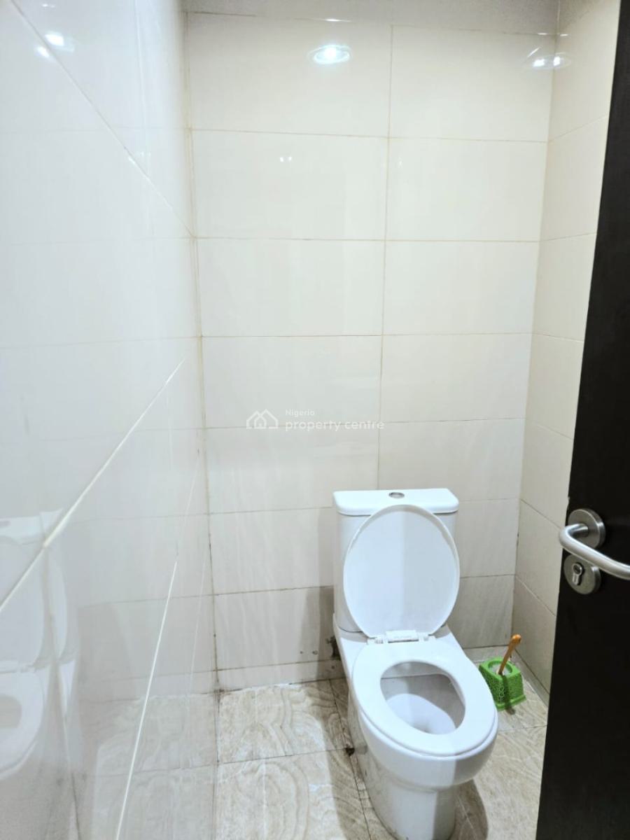Commercial Building, Victoria Island (vi), Lagos, Restaurant / Bar for Rent