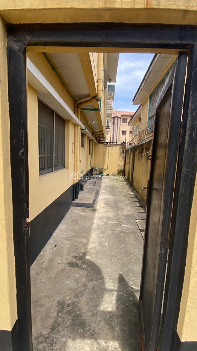 5 Bedrooms Detached Duplex with 2 Bq, Off Awolowo Way Ikeja, Ikeja, Lagos, Detached Duplex for Rent
