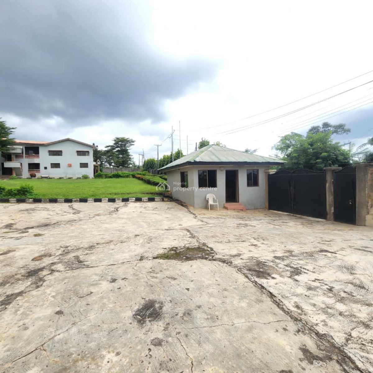 30 Rooms Commercial Building on 2 Acres Land, Samonda, Ibadan, Oyo, Commercial Property for Sale