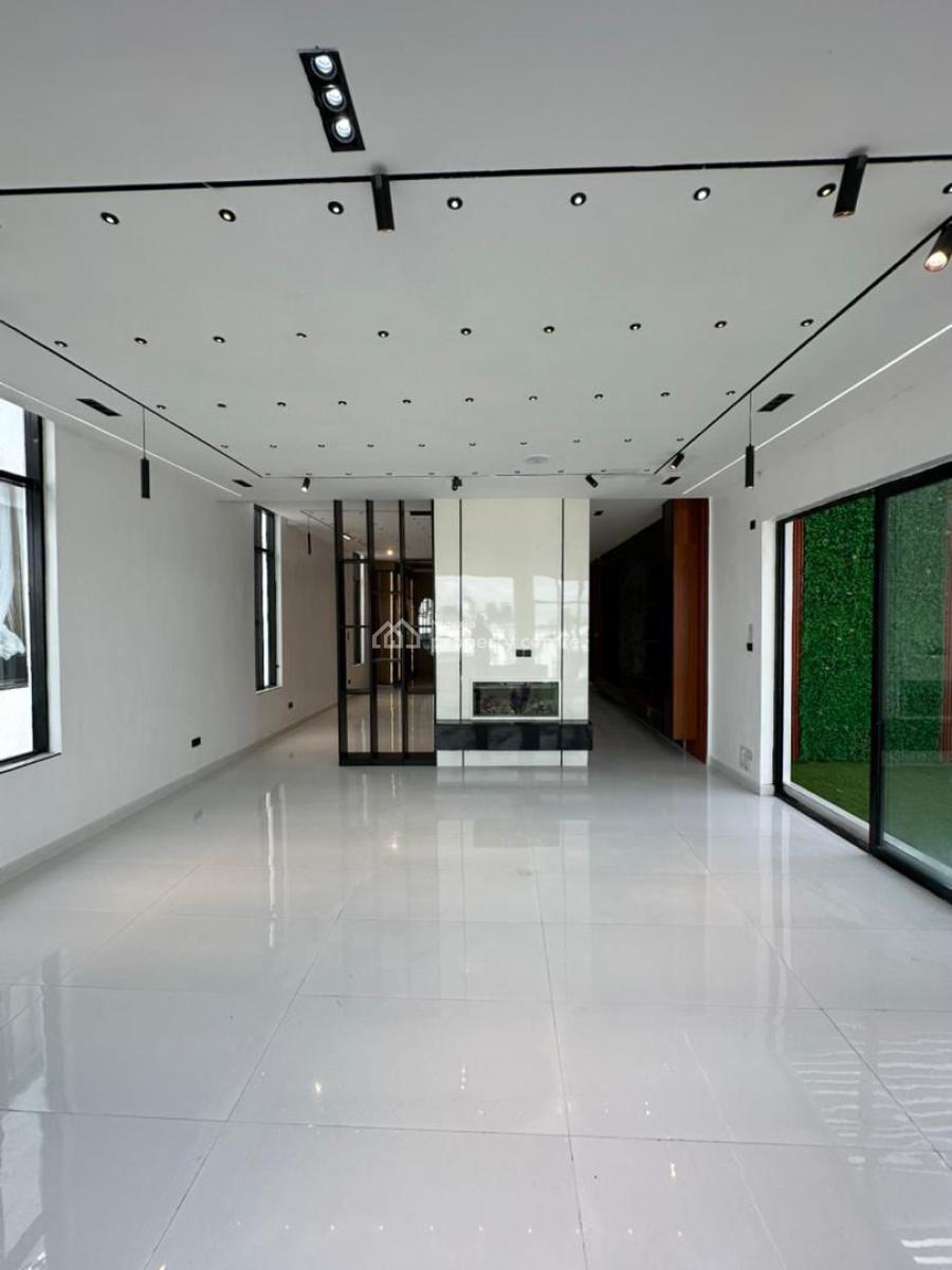 a Contemporary 6-bedroom Fully Detached Duplex, Chevron, Lekki, Lagos, Detached Duplex for Sale