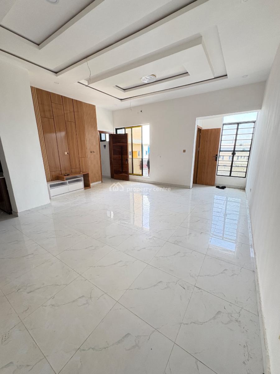 Well Maintained 2-bedroom Apartment (upstairs), Orchid, Lekki, Lagos, Flat / Apartment for Rent