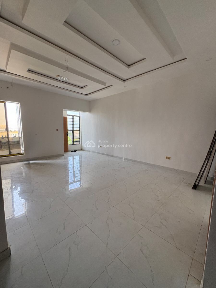 Well Maintained 2-bedroom Apartment (upstairs), Orchid, Lekki, Lagos, Flat / Apartment for Rent