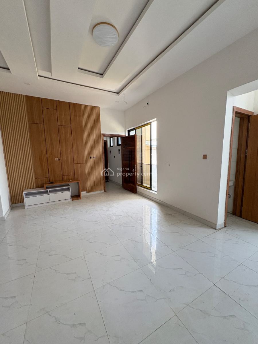 Well Maintained 2-bedroom Apartment (upstairs), Orchid, Lekki, Lagos, Flat / Apartment for Rent