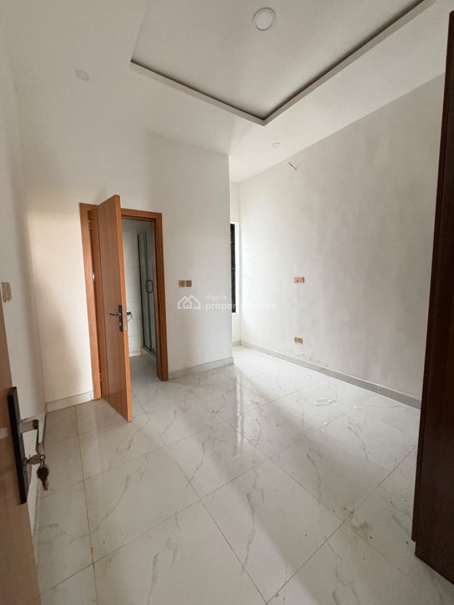 Well Maintained 2-bedroom Apartment (upstairs), Orchid, Lekki, Lagos, Flat / Apartment for Rent