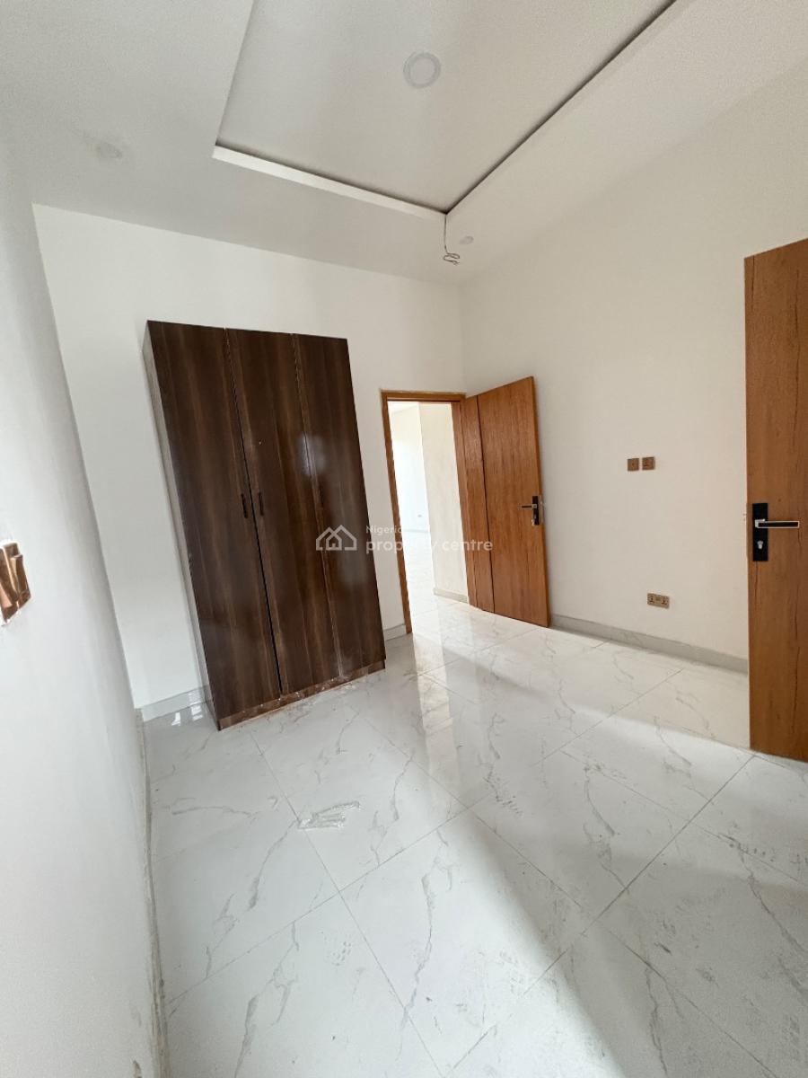Well Maintained 2-bedroom Apartment (upstairs), Orchid, Lekki, Lagos, Flat / Apartment for Rent