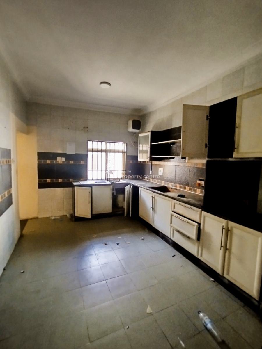 Spacious 6-bedroom Semi Detached House with 2 Bqs, Gate House, Lekki Phase 1, Lekki, Lagos, Semi-detached Duplex for Rent