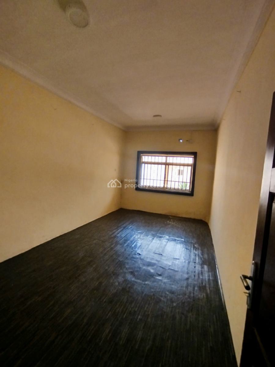 Spacious 6-bedroom Semi Detached House with 2 Bqs, Gate House, Lekki Phase 1, Lekki, Lagos, Semi-detached Duplex for Rent