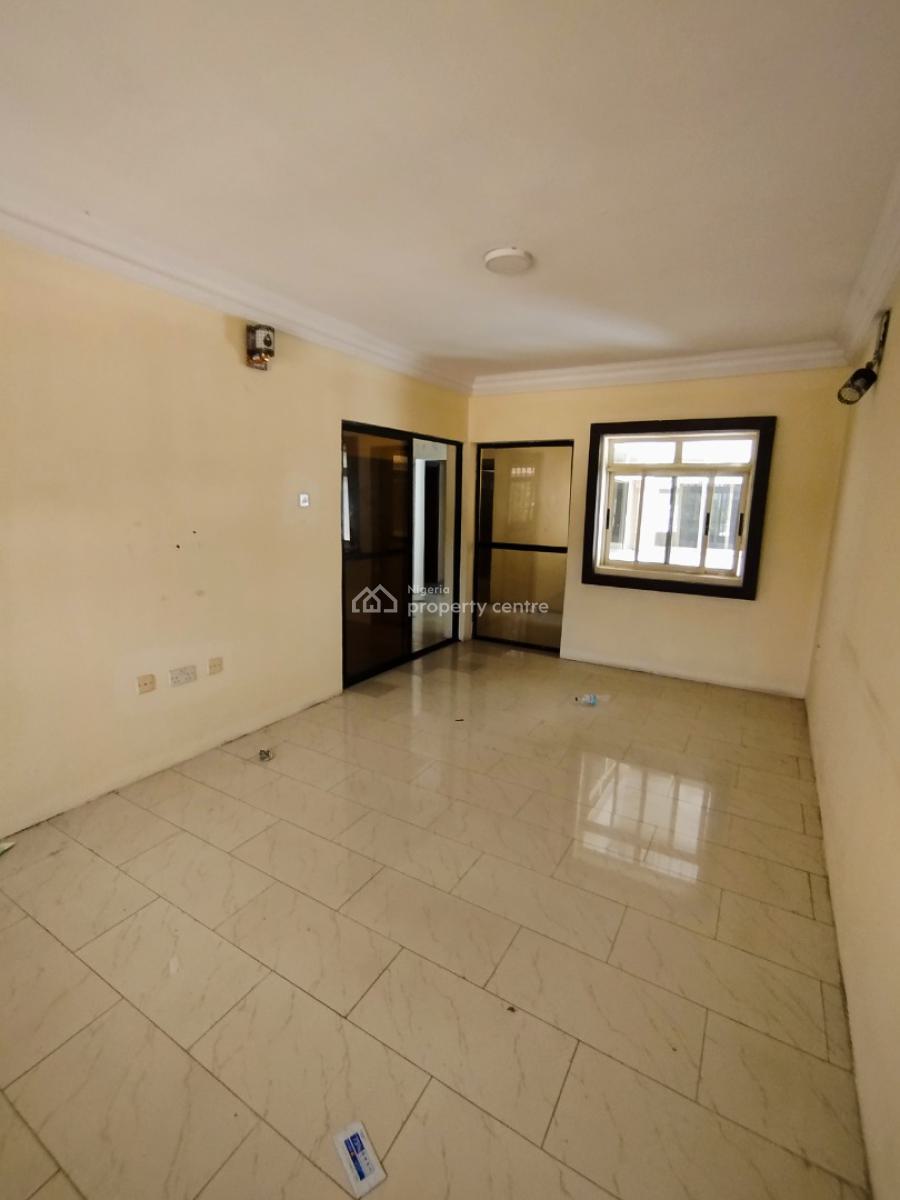 Spacious 6-bedroom Semi Detached House with 2 Bqs, Gate House, Lekki Phase 1, Lekki, Lagos, Semi-detached Duplex for Rent