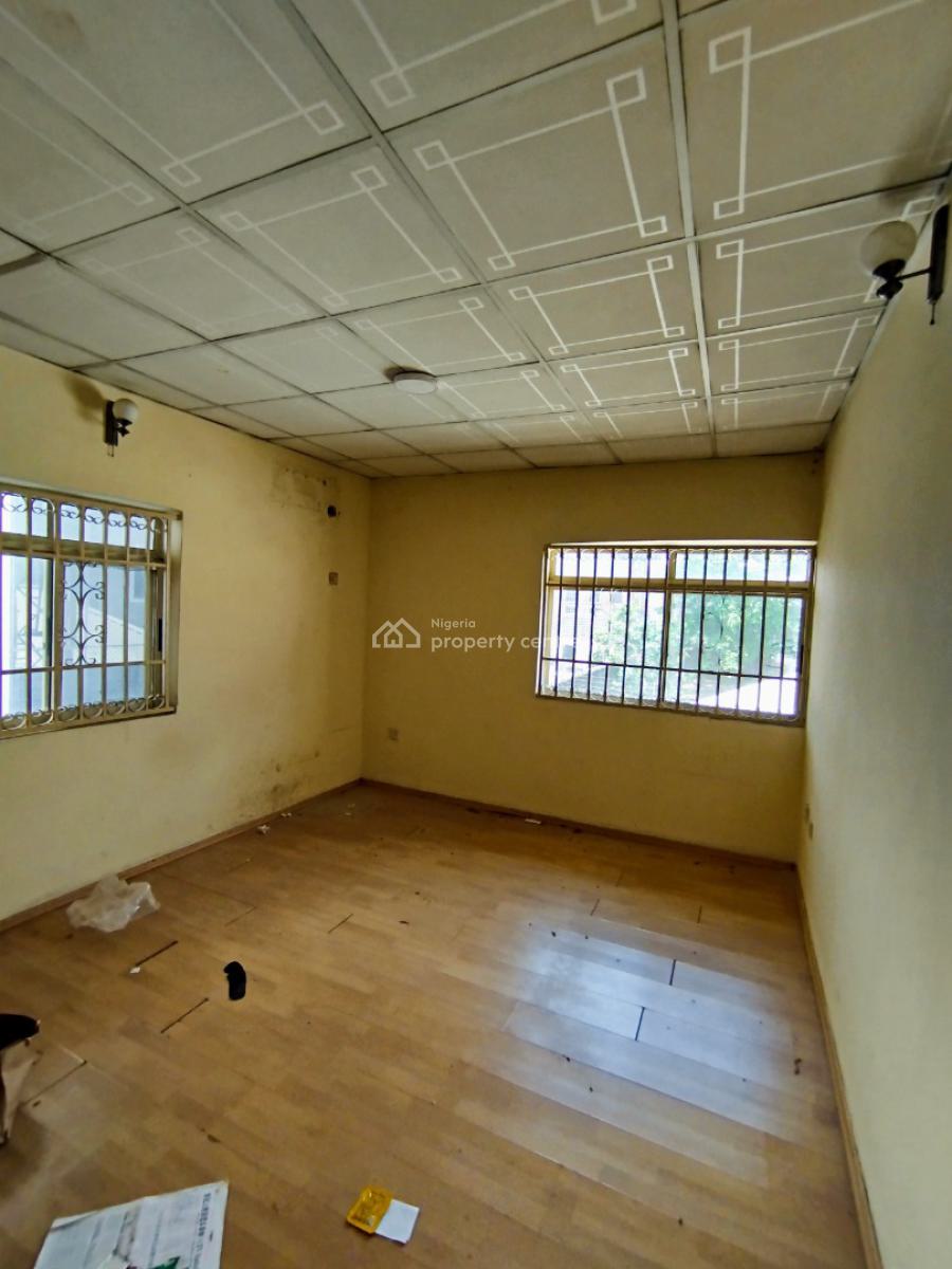 Spacious 6-bedroom Semi Detached House with 2 Bqs, Gate House, Lekki Phase 1, Lekki, Lagos, Semi-detached Duplex for Rent